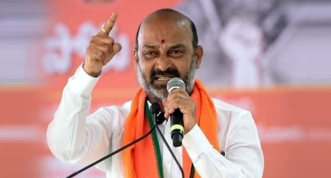 కేంద్రంలో బిజెపి ప్రభుత్వం కేసీఆర్ … సంజయ్ హెచ్చరిక