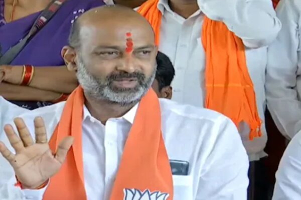నిరుద్యోగ దీక్షకు తరలివస్తున్న వారిపై పోలీస్ జులుం