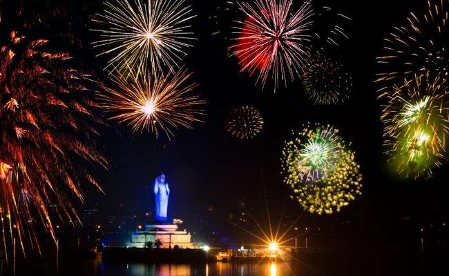 రెండు డోసుల టీకాలు తీసుకొంటేనే నూతన సంవత్సరం వేడుకలు!