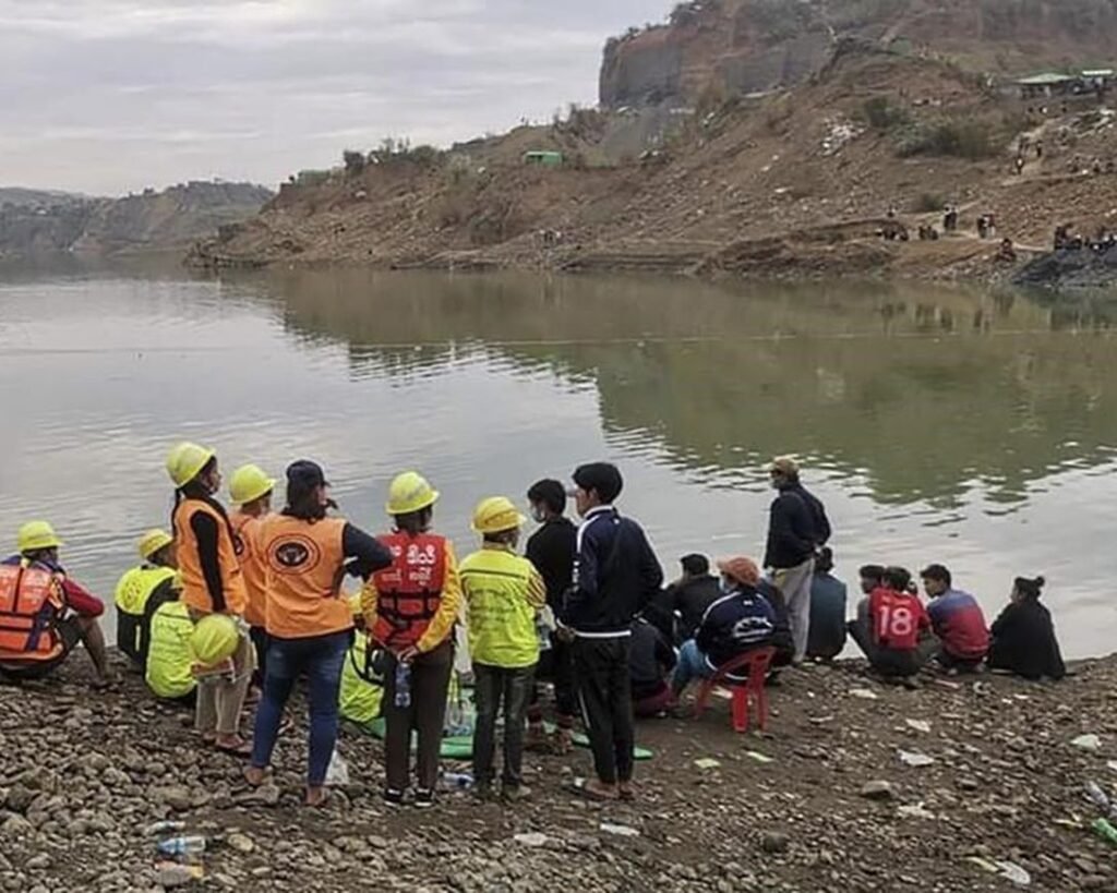 మయన్మార్లో కొండచరియలు విరిగిపడి 70 మంది గల్లంతు!