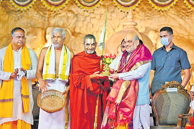 బిజెపి- కేసీఆర్ మధ్య సయోధ్యకు రంగంలోకి జియ్యర్ స్వామి!