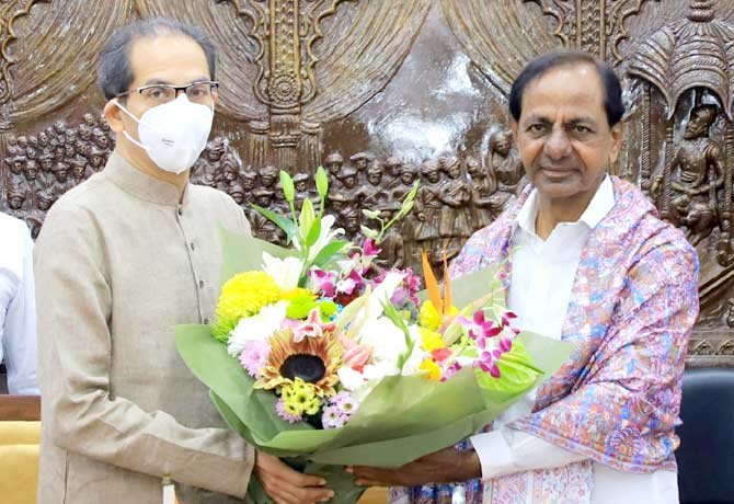 ప్రాంతీయ పార్టీల కూటమికై కేసీఆర్, ఉద్ధవ్ పిలుపు