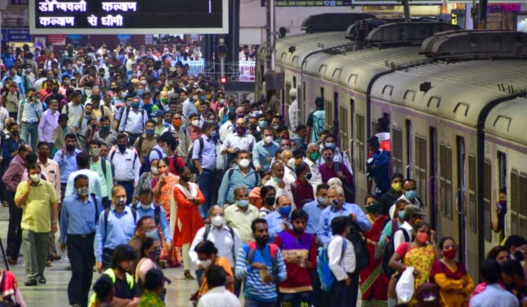 31 నుండి కరోనా ఆంక్షలు ఎత్తివేత.. మాస్కులు తప్పనిసరి!