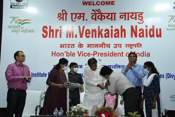 దివ్యాంగులకు కావలసింది చేయూత, సానుభూతి కాదు.. వెంకయ్య