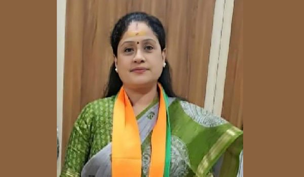 నిధులు, నియామకాల మాట అటుంచితే నీళ్ల గోస అంతే… విజయశాంతి