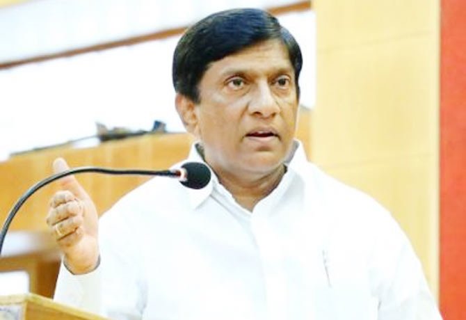 బిజెపి, కాంగ్రెస్ పాలిత రాష్ట్రాల్లో పోటీపడి విద్యుత్ ఛార్జీలు