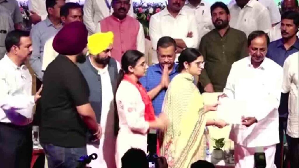 మోదీ వ్యతిరేక పోరాటంకై రైతులకు కేసీఆర్ పిలుపు