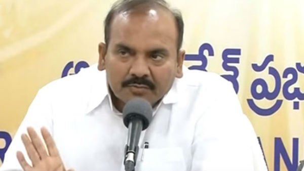 మాజీ మంత్రి పుల్లారావుపై ఎస్సీ, ఎస్టీ అట్రాసిటీ కేసు