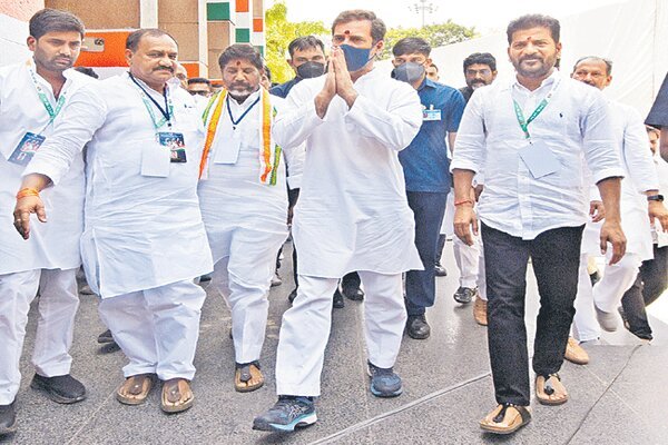 కూర్చుంటే టికెట్లు రావు, ప్రజలతో పనిచేస్తేనే… రాహుల్