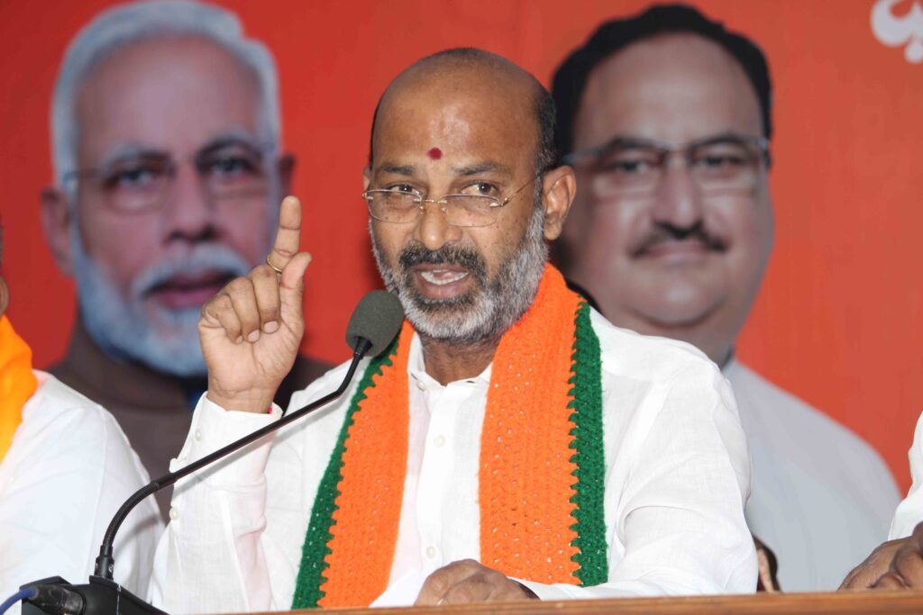 భారీ వర్షాల వెనుక విదేశీ కుట్ర ఉందనడం ఈ శతాబ్దపు జోక్… సంజయ్