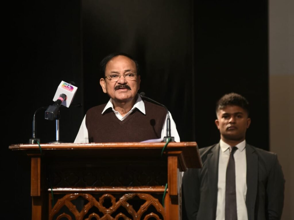 అణగారిన వర్గాలకు మెరుగైన విద్య.. వెంకయ్య పిలుపు