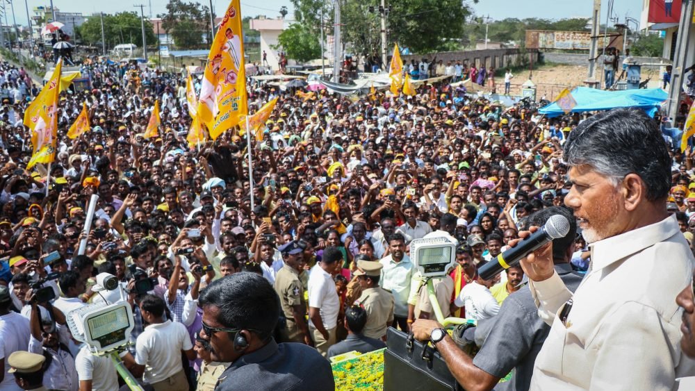 చంద్రబాబు ఏడాది పాటు జిల్లాల పర్యటనలు!