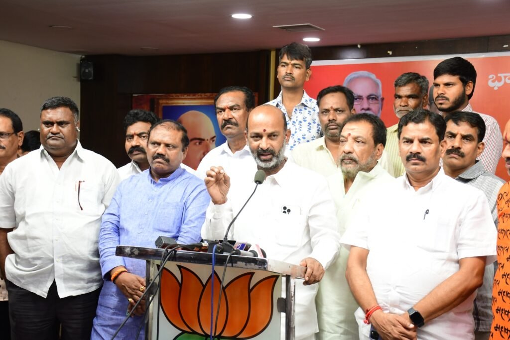 మైనర్ బాలికపై అత్యాచారం కేసు సీబీఐకి అప్పగించాలి … సంజయ్