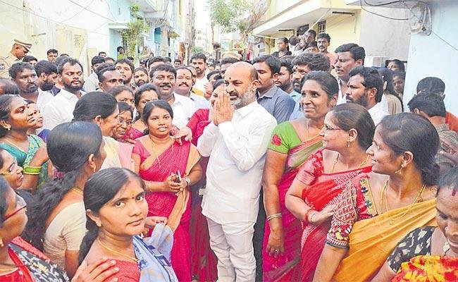 టీఆర్ఎస్ ప్రభుత్వ స్పందన లేకే పెరుగుతున్న అత్యాచారాలు.. సంజయ్