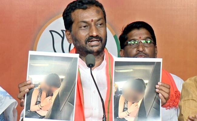 గ్యాంగ్ రేప్ లో ఎమ్యెల్యే కొడుకు ఉన్నాడంటూ రఘునందన్ ఫోటో విడుదల