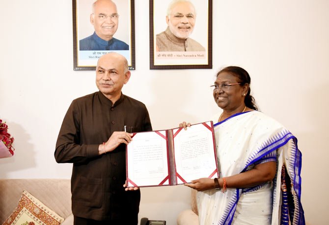 రాష్ట్రపతి ఎన్నికలలో చాలా రాష్ట్రాలలో భారీ క్రాస్ ఓటింగ్