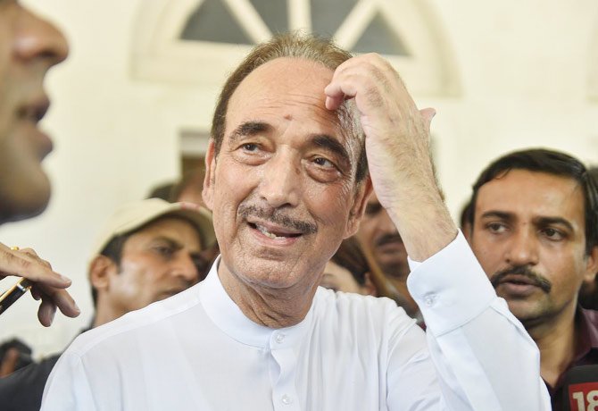 ఆజాద్కు మద్దతుగా మరో ముగ్గురు సీనియర్లు రాజీనామా