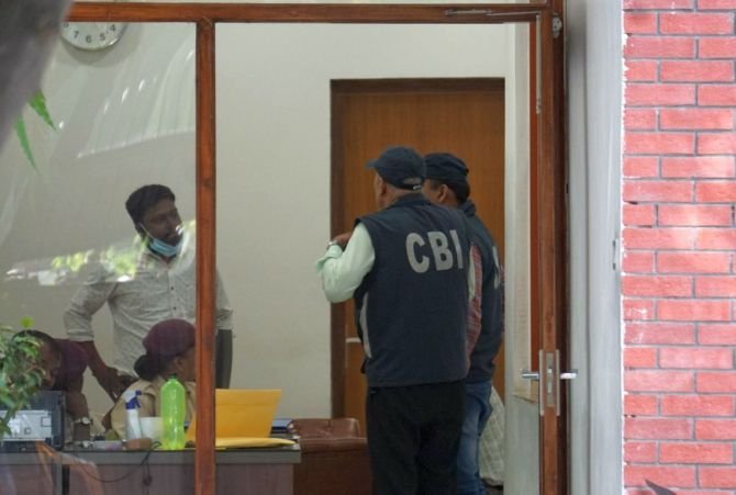 ఢిల్లీ లిక్కర్ పాలసీ అవినీతిలో టిఆర్ఎస్ నేతల ప్రమేయం!