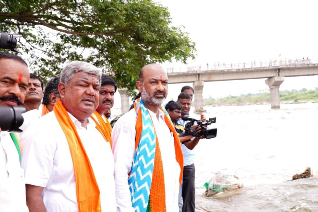 మూసీ ప్రక్షాళనకు 4 వేల కోట్లు ఖర్చు చేస్తానన్న మాటలేమైనయ్… సంజయ్