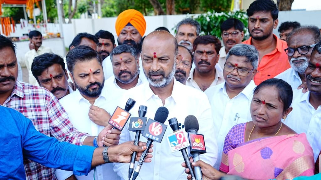 రాష్ట్రంలో శాంతిభద్రతల సమస్య సృష్టించే యత్నం… సంజయ్ హెచ్చరిక