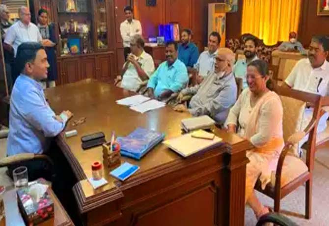 బీజేపీలో 8 మంది గోవా కాంగ్రెస్ ఎమ్యెల్యేలు