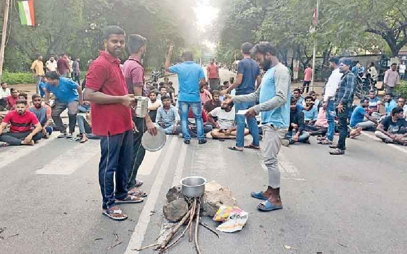 ఓయూ హాస్టళ్లలో విద్యుత్, నీటి సరఫరా పునరుద్ధరణకై హైకోర్టు ఆదేశం