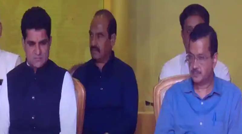 గుజరాత్ ఆప్ సీఎం అభ్యర్థిగా మాజీ  జర్నలిస్ట్