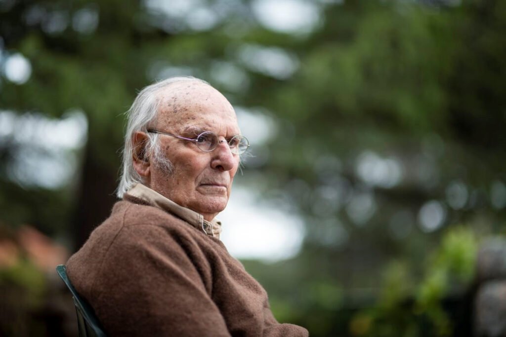 కార్లోస్ సౌరాకు సత్యజిత్ రే లైఫ్టైమ్ అచీవ్మెంట్ అవార్డుతో సత్కారం