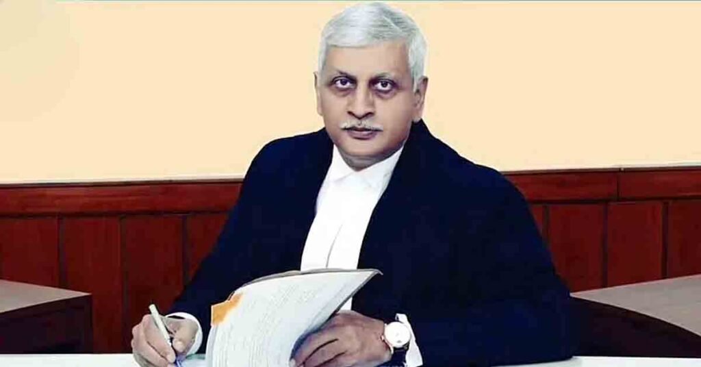 ఒక రోజు ముందుగానే పదవీ విరమణ చేసిన సీజేఐ జస్టిస్ లలిత్