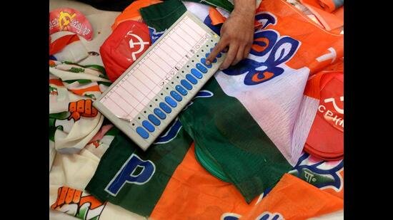 ఈవిఎంలపై పార్టీ గుర్తుల నిలిపివేత పిటిషన్ తిరస్కరణ