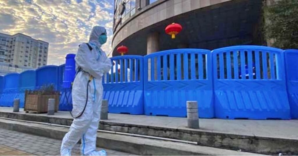 చైనాలో మళ్లీ విజృంభిస్తున్న కరోనా