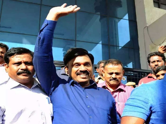 గాలి పార్టీతో తిరుగులేని బిజెపి, కేసీఆర్ కు చిక్కు!