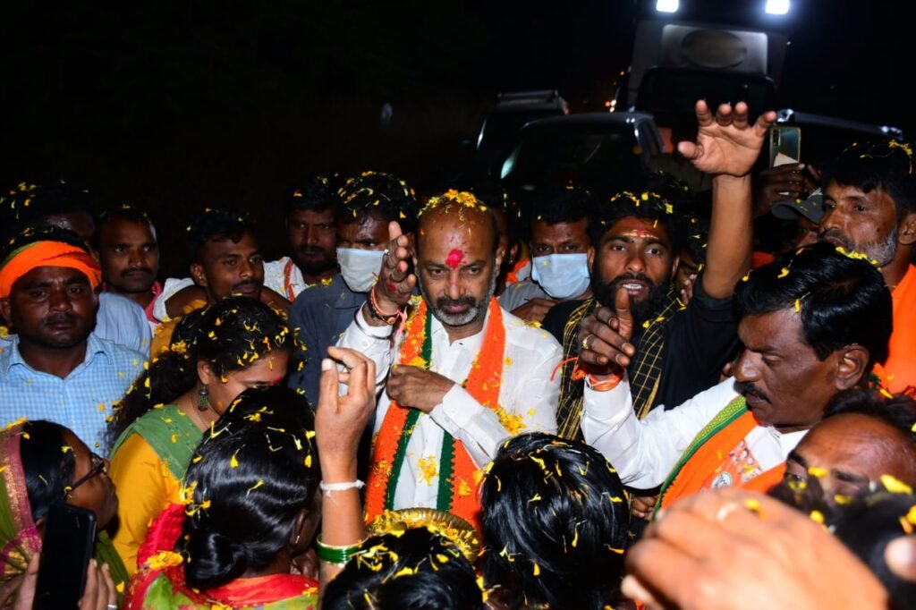 కేసీఆర్ అసెంబ్లీలో చెంపలేసుకో… సంజయ్