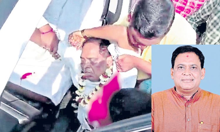 పోలీస్ కాల్పుల్లో గాయపడ్డ ఒడిశా మంత్రి మృతి