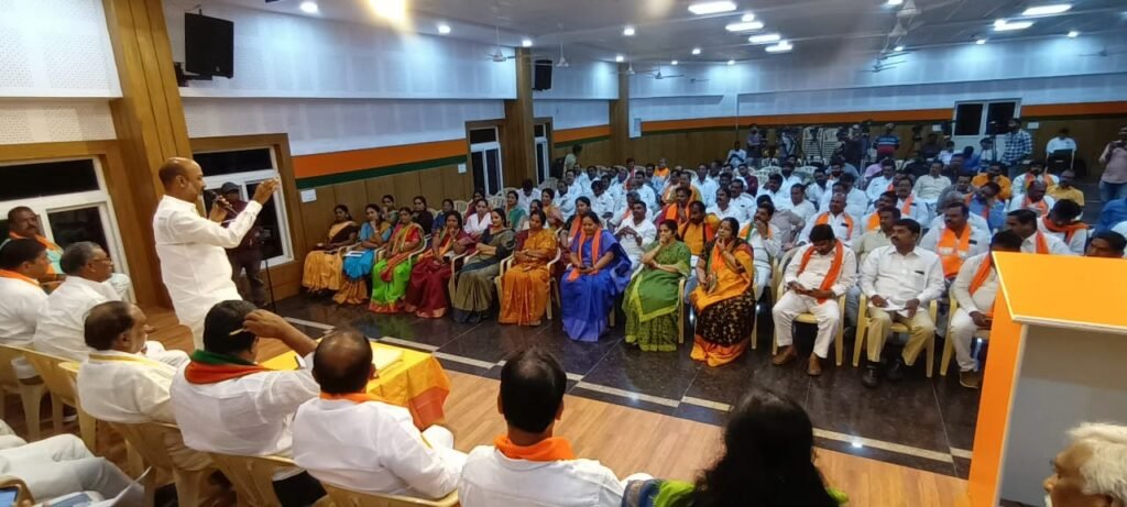 పంచాయతీ నిధులను తస్కరించిన దొంగ కేసీఆర్