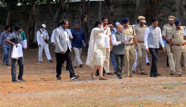 చంద్రబాబు సభలో తొక్కిసలాటపై న్యాయ విచారణ ప్రారంభం