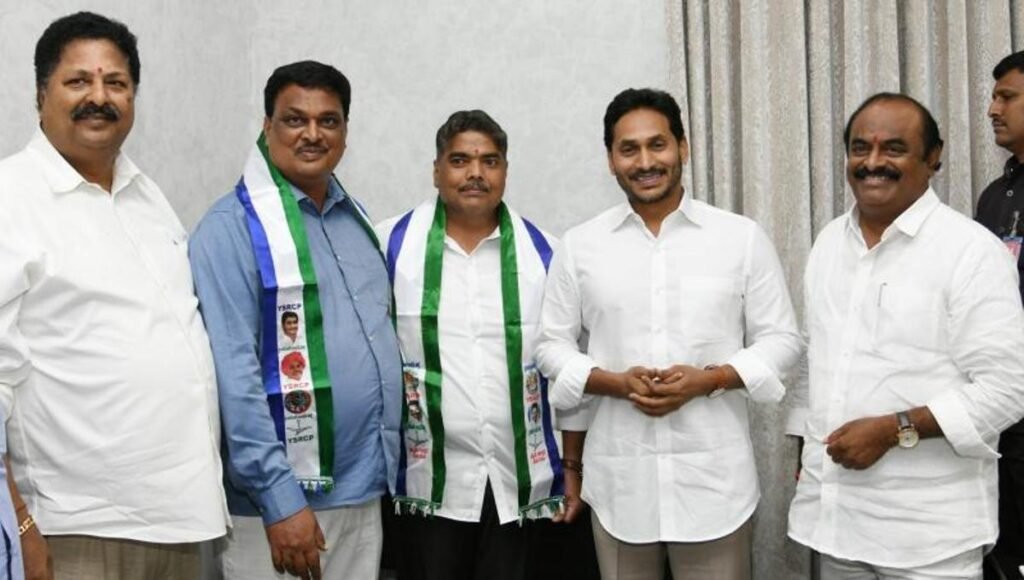 కైకలూరులో చంద్రబాబుకు జగన్ షాక్.. ఎమ్యెల్సీ అభ్యర్థిగా టీడీపీ మాజీ ఎమ్యెల్యే!