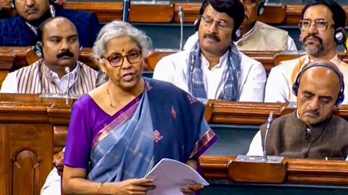 కాంగ్రెస్ వాళ్లు డెటాల్ తో ముఖాలు కడుక్కోండి: నిర్మలా