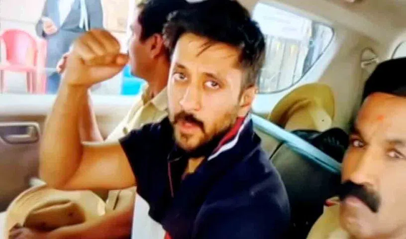 హిందుత్వపై ట్వీట్ తో నటుడు చేతన్ కుమార్ అరెస్ట్