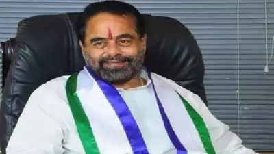 డిగ్రీ లేకుండా లా అడ్మిషన్.. వివాదంలో స్పీకర్ తమ్మినేని