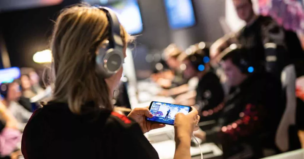 మొబైల్ గేమింగ్లకు అడ్డాగా బెంగళూర్ను దాటేసిన హైదరాబాద్