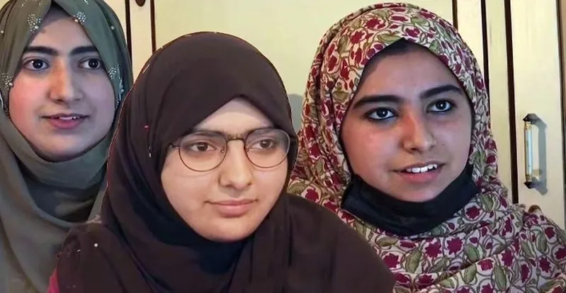 నీట్ యూజీ పరీక్షల్లో తొలి ప్రయత్నంలోనే ముగ్గురు అక్కాచెల్లెళ్ల విజయం