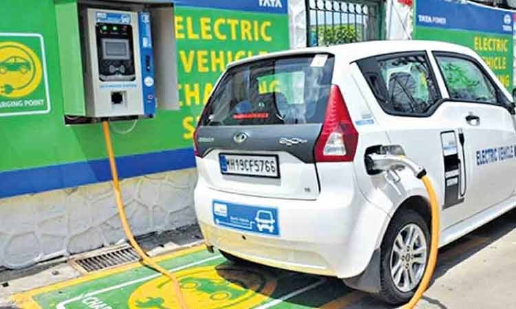 తెలంగాణాలో ప్రతి జిల్లాకు 10 విద్యుత్ చార్జింగ్ స్టేషన్లు
