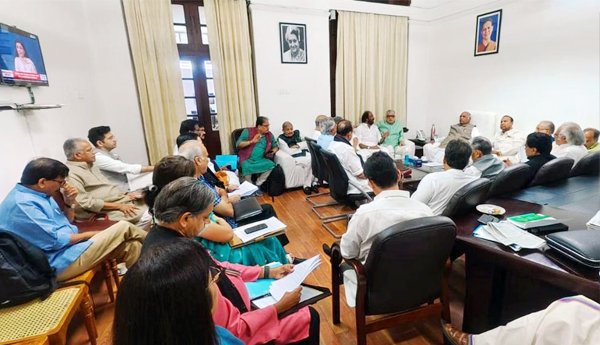 మణిపూర్ లో `ఇండియా’ కూటమి ఎంపీల పర్యటన