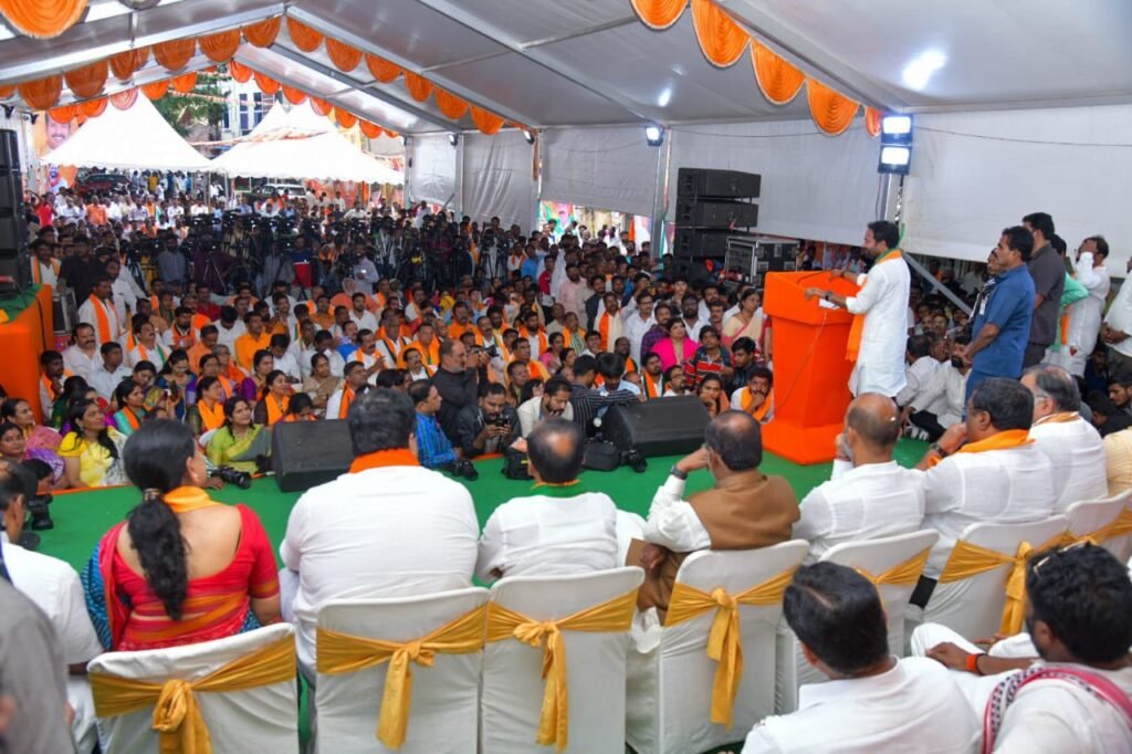 వచ్చేది బుల్డోజర్ ప్రభుత్వమే… కెసిఆర్ ఫామ్ హౌజ్ కే పరిమితం