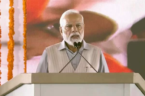 ఢిల్లీ వరకు కెసిఆర్ సర్కార్ అవినీతి పాకింది