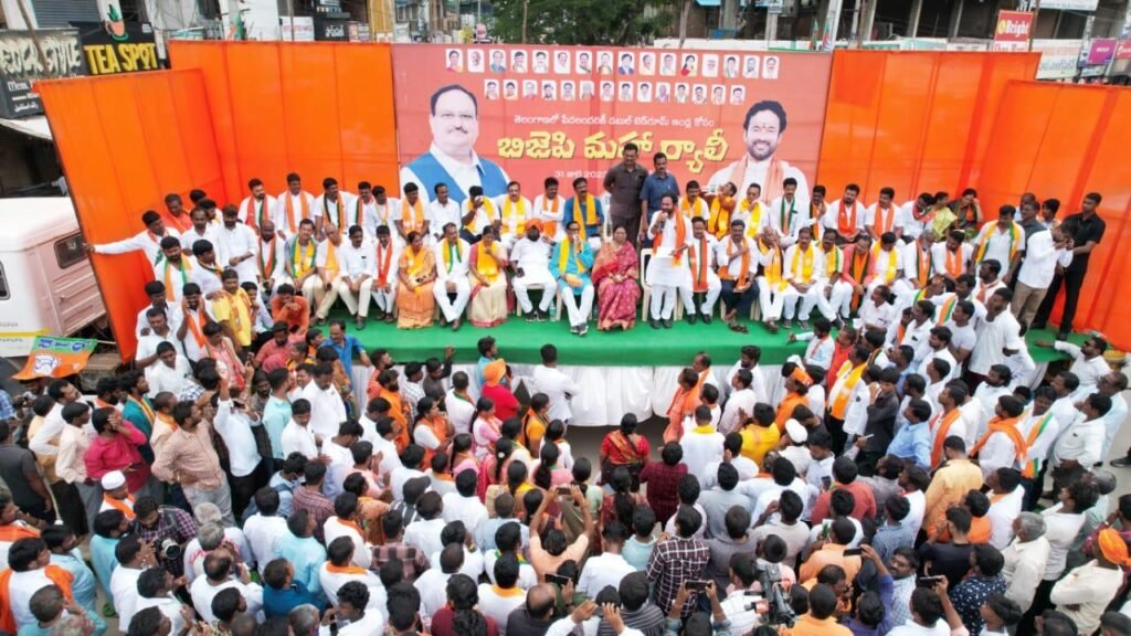 ప్రధాని చెప్పినా పేదలకు ఇల్లు కట్టని కేసీఆర్