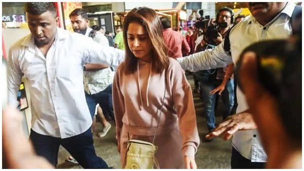 ఇజ్రాయెల్ నుంచి క్షేమంగా తిరిగి వచ్చిన బాలీవుడ్ నటి నుష్రత్ బరూచా