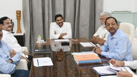 ఆంధ్రప్రదేశ్లో కాస్త ముందుగానే ఎన్నికలు?