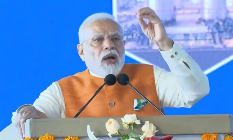 తెలంగాణలో రైతుల పేరుతో దోపిడీ.. ప్రధాని మోదీ